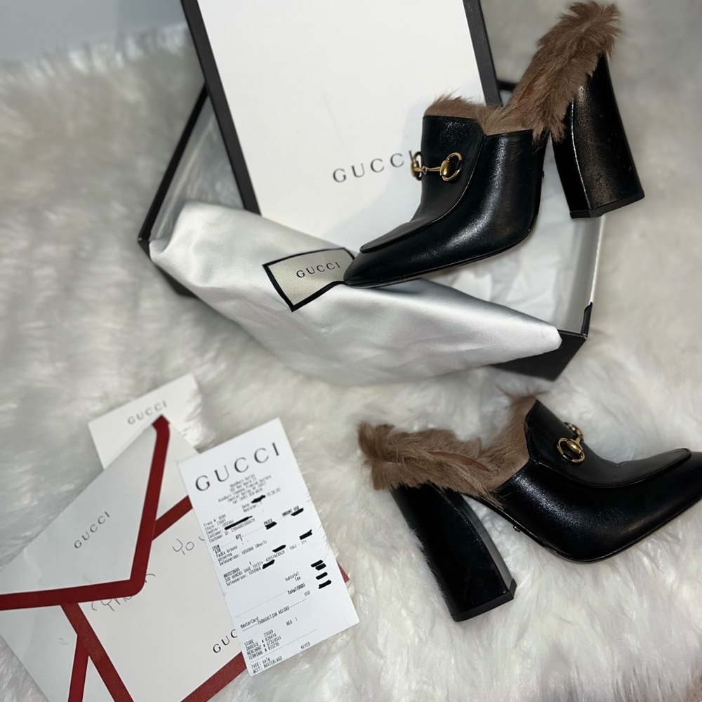 100% authentic GUCCI
Princetown Fur-Lined High-Heel Mule, Black